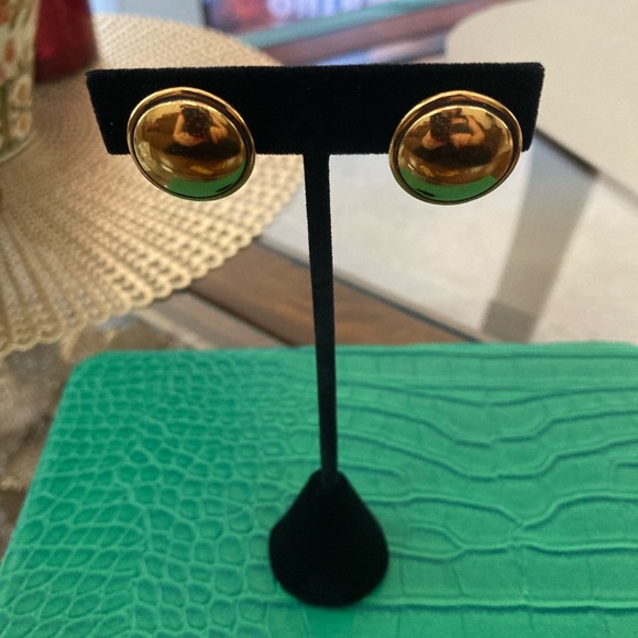 Pre-Loved Vintage CHANEL Gold Plated Clip-On Chain Dangle/Button Earrings - Picture 3 of 5